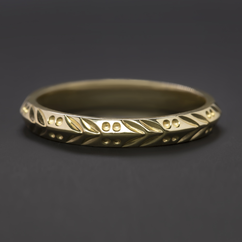 VINTAGE STYLE ENGRAVED 14k YELLOW GOLD WEDDING BAND STACKING RING